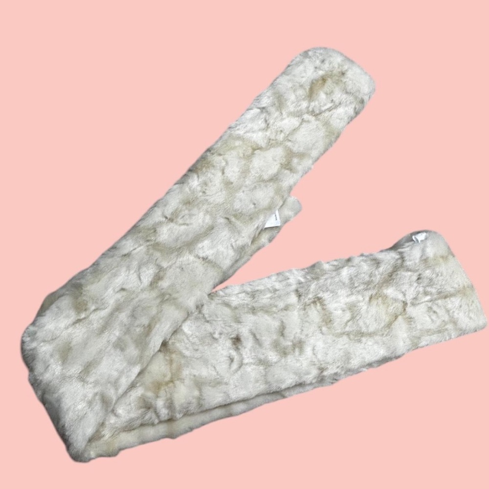 Winter Bundle: Cream Gloves, Scarf, & Hat - Picture 7 of 7